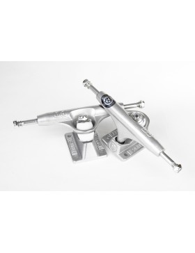 Ejes de skateboard  marca BD. Ligeros, resistentes y con gran giro. 